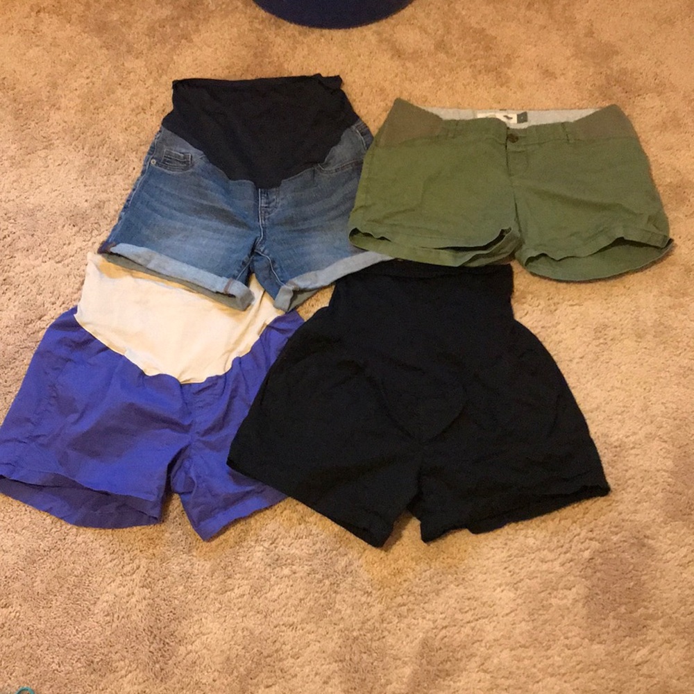 4 pairs Old Navy maternity shorts